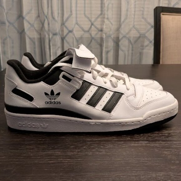 ADIDAS ORIGINALS - Picture 1 of 12